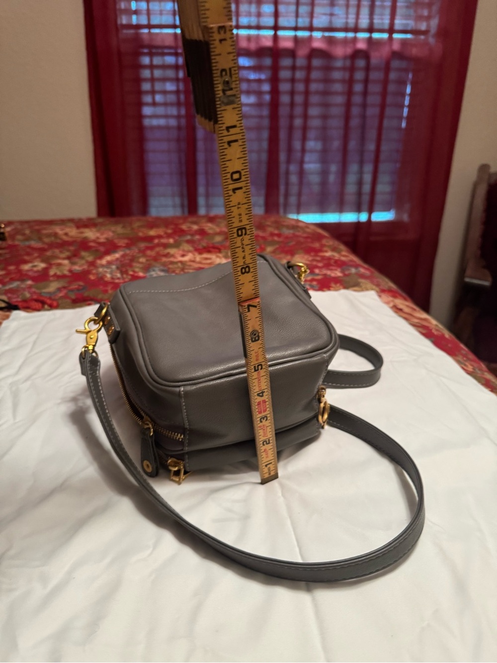 Minooy Pebbled Leather Tote in Taupe - Picture 5 of 8